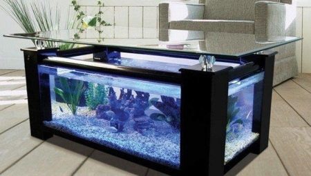Aquarium table: mga ideya sa dekorasyon sa loob