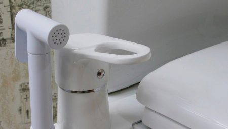 Przystawki do bidetów i inne akcesoria toaletowe