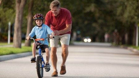 Cum să înveți un copil să meargă pe bicicletă?