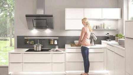 Kokio aukščio gali būti virtuvės komplektai?