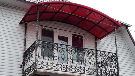 Balkonová clona: typy a jemnosti instalace