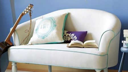 Pequeños sofás para la sala de estar: variedades, opciones, ejemplos.