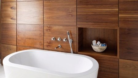 Ubin efek kayu di kamar mandi: varietas dan tip untuk memilih