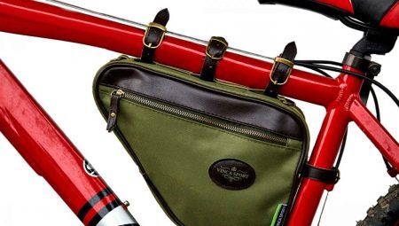 กระเป๋าจักรยานบนเฟรม: คุณสมบัติ ความหลากหลาย และเคล็ดลับในการเลือก