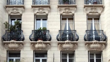 Viss par franču balkonu