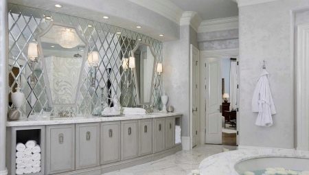 Jubin cermin di bilik mandi: ciri, kebaikan dan keburukan, cadangan untuk memilih