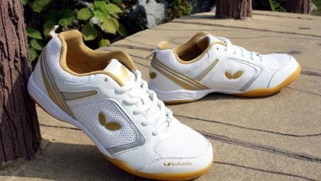 How to choose table tennis shoes?