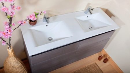 Lavabo doppio bagno: pro e contro, consigli per la scelta