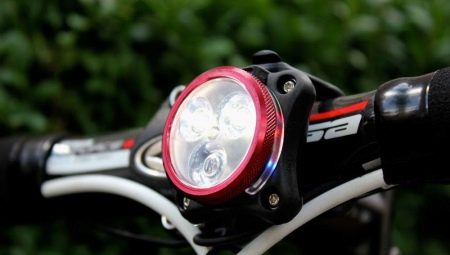 Kerékpár fényszórók: mik vannak, hogyan válasszuk ki és telepítsük?