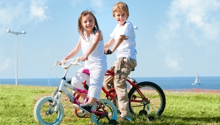 Od akého veku môžete jazdiť na bicykli po ceste a aké pravidlá treba dodržiavať?