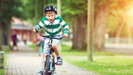 Ποδήλατα για αγόρια 7 ετών: μια επισκόπηση μοντέλων και συμβουλές για την επιλογή