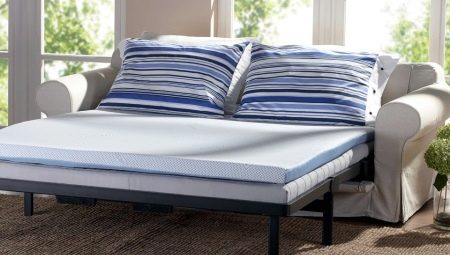 Tunna madrasser på soffan: egenskaper och urval