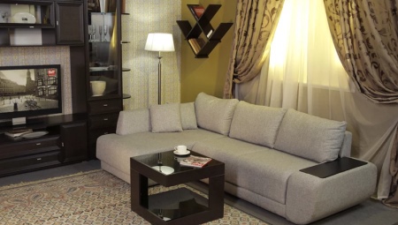 Elegir un sofá esquinero en una habitación pequeña.