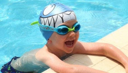 Dječje naočale za bazen: opis, asortiman, izbor
