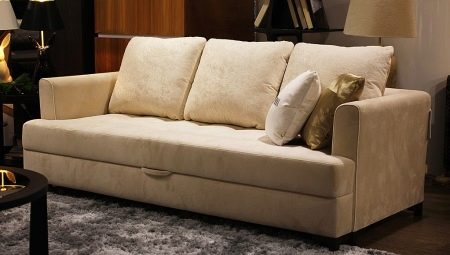 Chenille för soffan: egenskaper, för- och nackdelar, vård