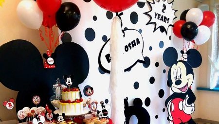 Zi de naștere în stilul lui Mickey Mouse și Minnie Mouse