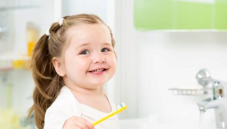 Cum să înveți un copil să se spele pe dinți?