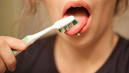 Bagaimana cara membersihkan lidah?
