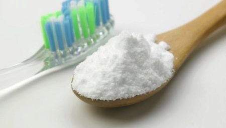 Puteți să vă spălați dinții cu bicarbonat de sodiu și cum să o faceți corect?