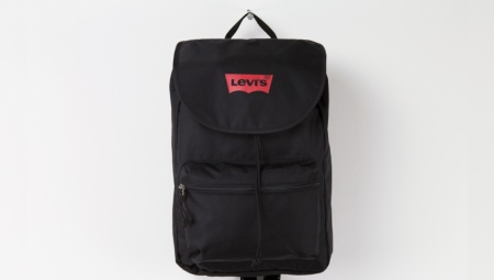 Opis plecaków Levi's