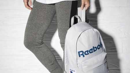 เกี่ยวกับ Reebok Backpacks
