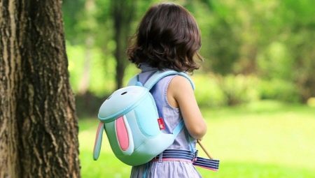 Elegir una mochila preescolar para niños.