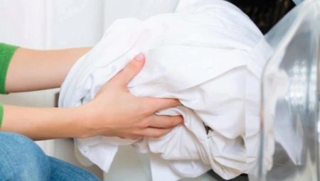 จำเป็นต้องซักผ้าปูที่นอนใหม่หรือไม่ และต้องทำอย่างไร?