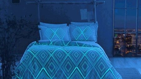 ผ้าปูเตียงเรืองแสง