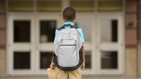 Iskolai hátizsákok kiválasztása 12 évre