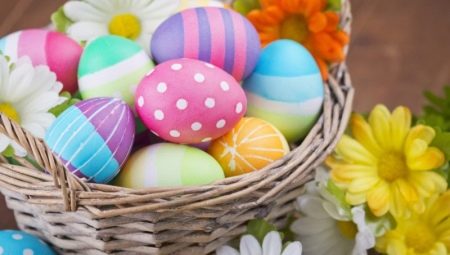 Wie macht man zu Ostern Zeichnungen auf Eiern?