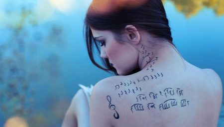 Ko nozīmē piezīmju tetovējums?