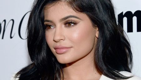 Κάνοντας το μακιγιάζ της Kylie Jenner