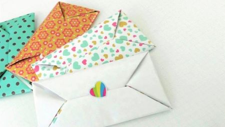 Membuat origami dalam bentuk sampul surat