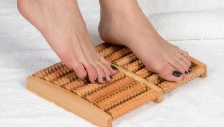 Drewniane masażery do stóp