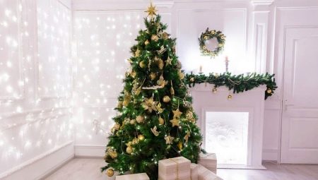 Wie schmückt man einen künstlichen Weihnachtsbaum schön?
