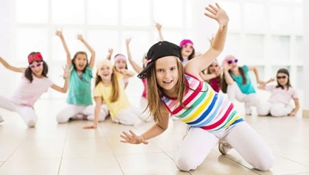 كيف تعلم الأطفال كسر الرقص؟