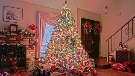 Paano maayos na palamutihan ang isang Christmas tree?