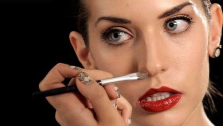 Jak zmniejszyć nos makijażem?