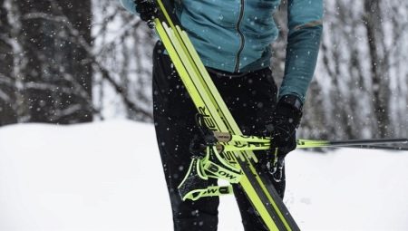 Bagaimana memilih tiang ski lintas alam?