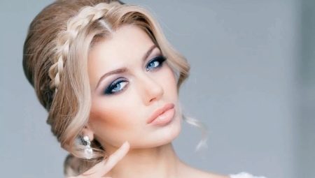 Makijaż dla niebieskich oczu i blond włosów