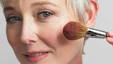 Make-up für Frauen nach 50 Jahren