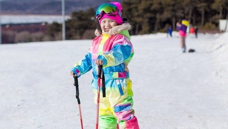 Ciri-ciri pakaian ski kanak-kanak
