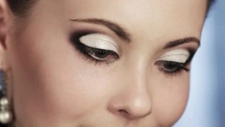 Funkcje i tworzenie makijażu oczu ołówkiem