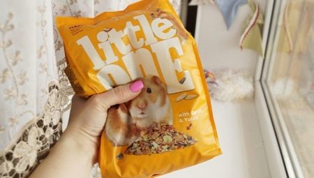 Features of Little One hamster food