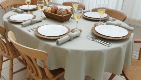 Kenmerken van tafelkleden op ovale tafels en hun selectie