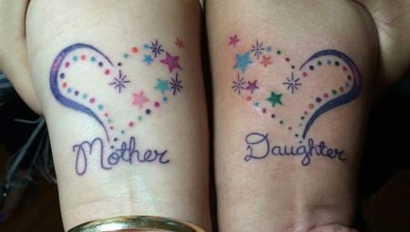 Ipinares na mga tattoo para sa ina at anak na babae