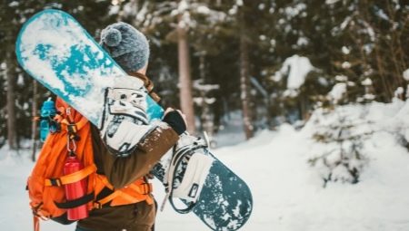 Variedade e seleção de capas de snowboard