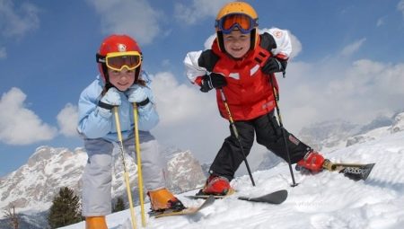 สกีสำหรับเด็กแบบต่างๆ และทางเลือกของพวกเขา