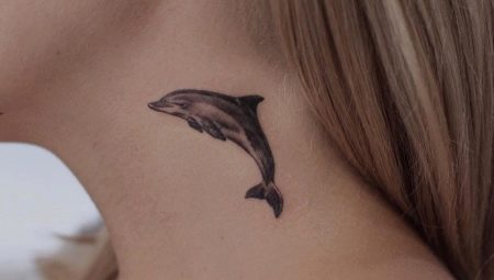 Tatuaj cu delfin pentru fete