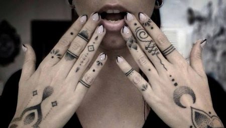 Tetování na prsty pro dívky